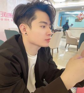 设计师老三_副本